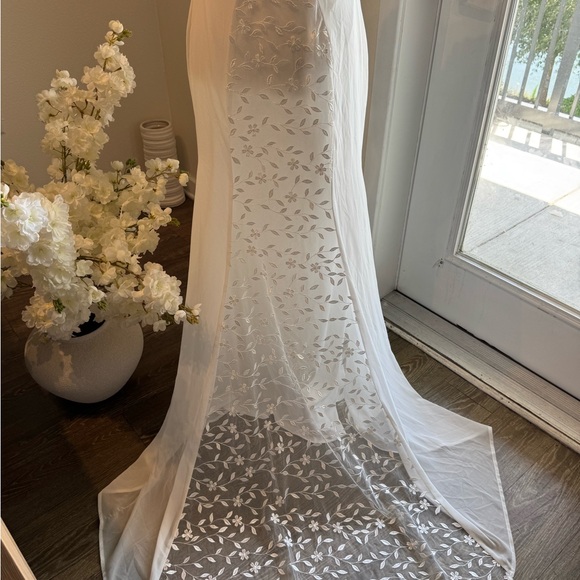 Wedding Dress off shoulder White Sheer Floral Gown size Small - Picture 7 of 11